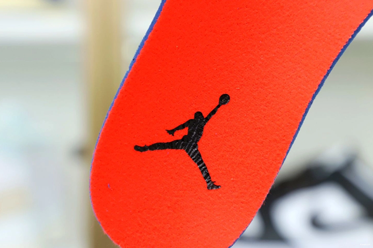 INFRARED AIR JORDAN 4 0215